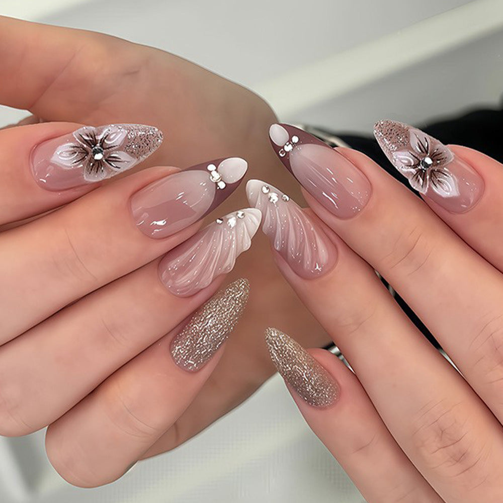 Exquisite Nagelkunst Brehn