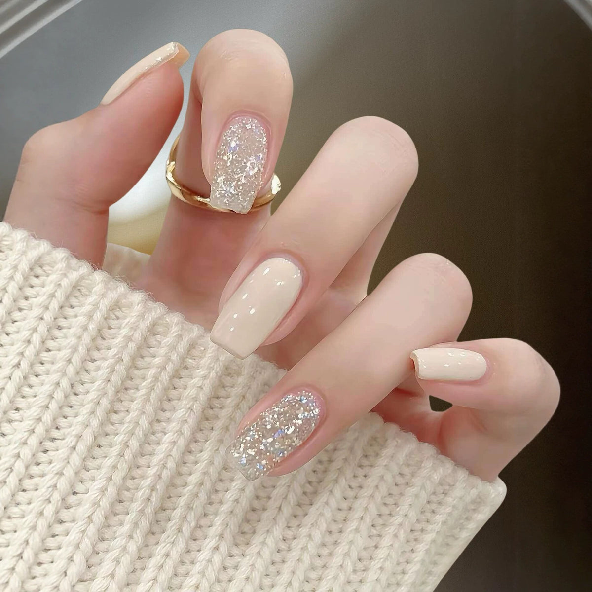 Glitzernde Press-On Nagelverlängerungen