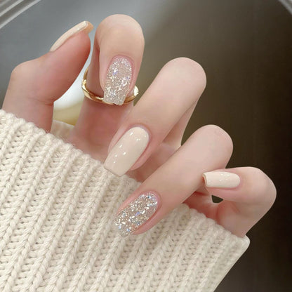 Glitzernde Press-On Nagelverlängerungen
