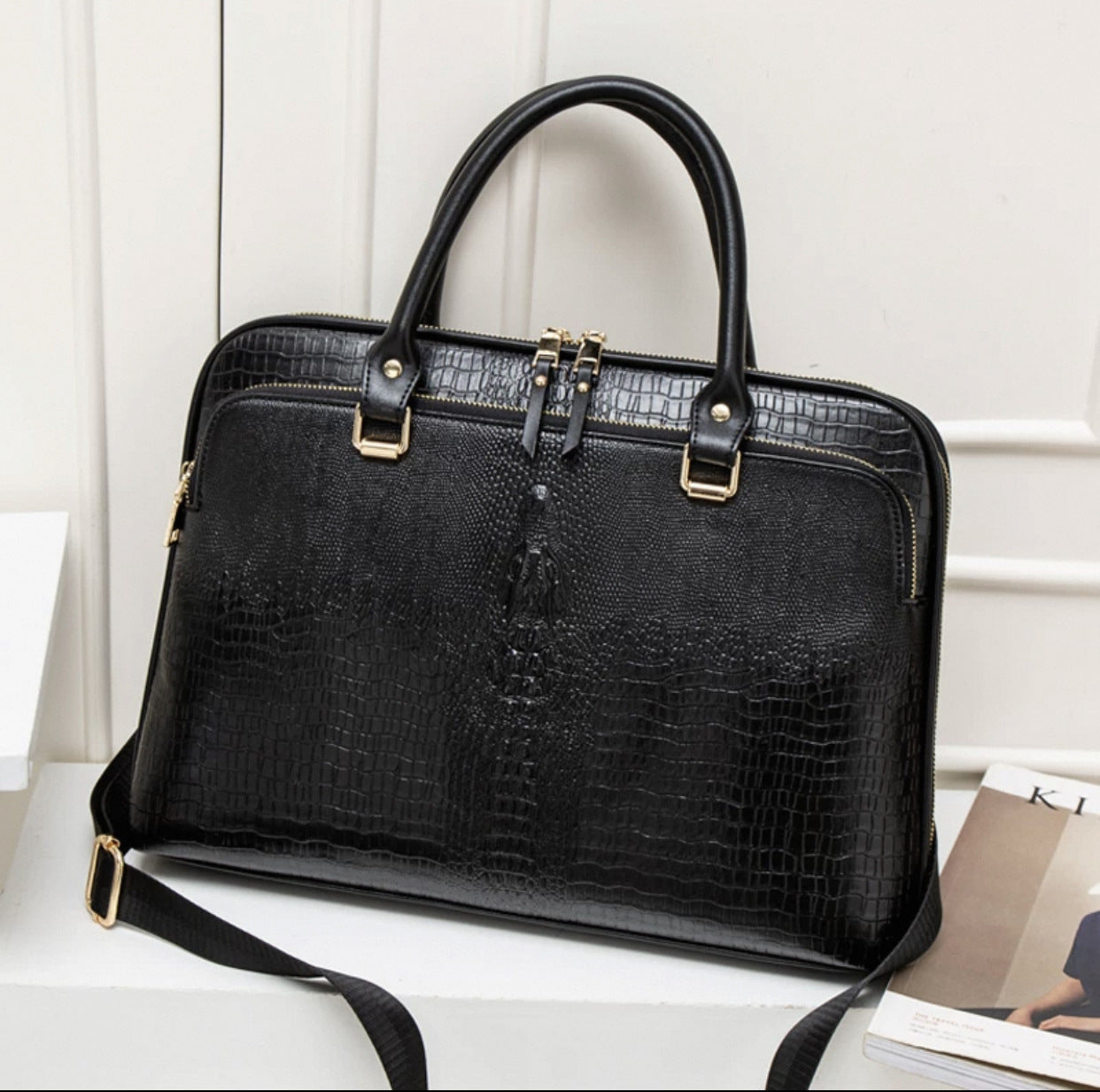 Elegante Laptop-Tasche Im Luxuriösen Krokodil-Look Brehn