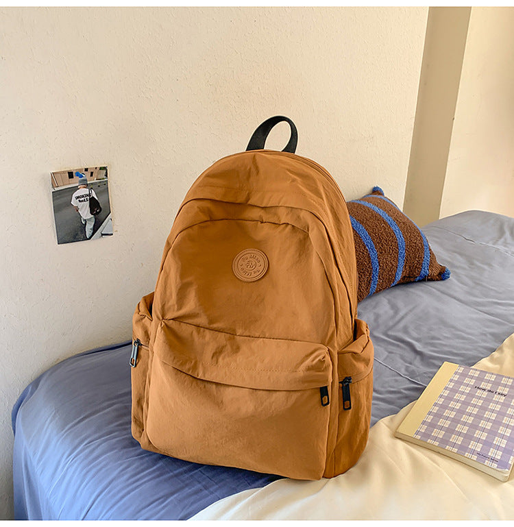 Leichter lässiger Schulrucksack