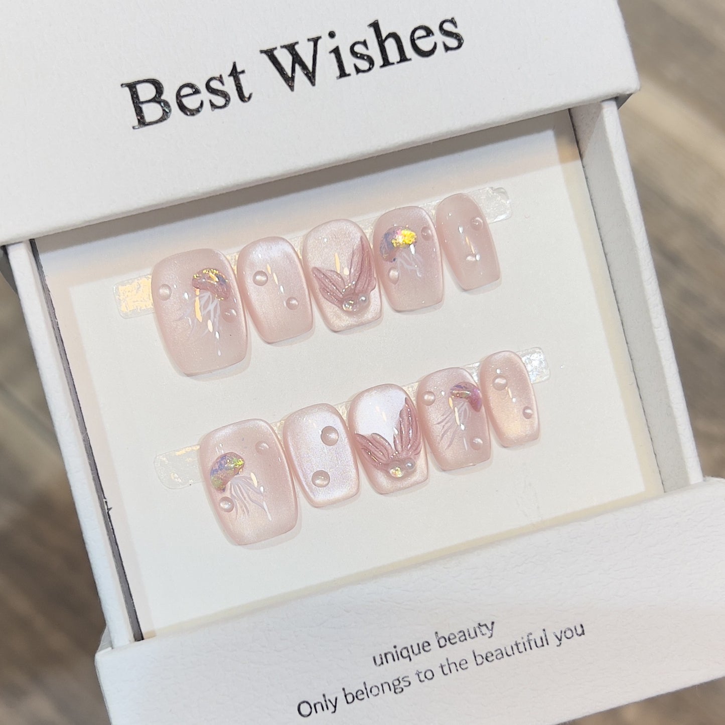 Themen Press-On Nagelkunstset mit Hello Kitty Designs Brehn