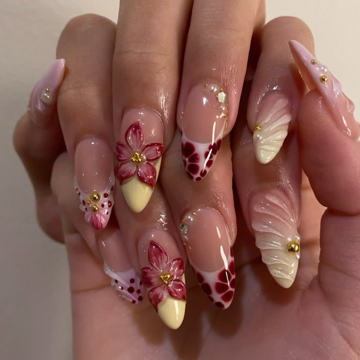 Künstlerisches Floral-Nageldesign-Kit Brehn