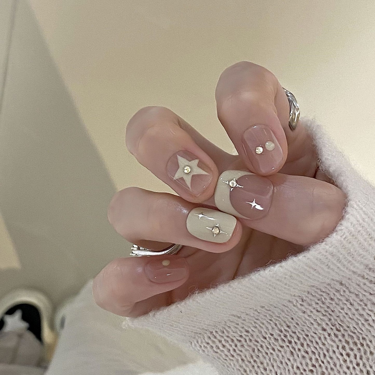 Kunstnägel mit Eleganten Glitzerakzenten Brehn