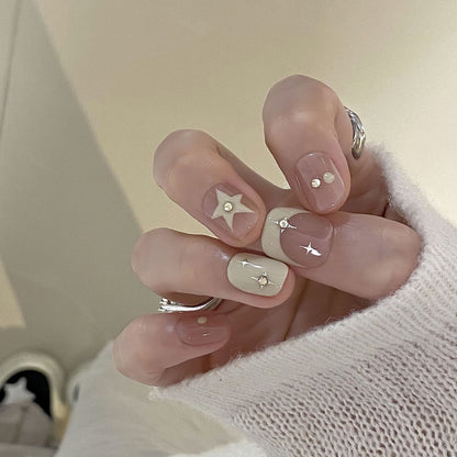 Kunstnägel mit Eleganten Glitzerakzenten Brehn