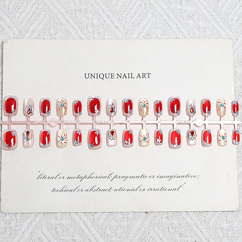 Kunstnagelset mit funkelnden Glitzer- und kreativen Designakzenten Brehn