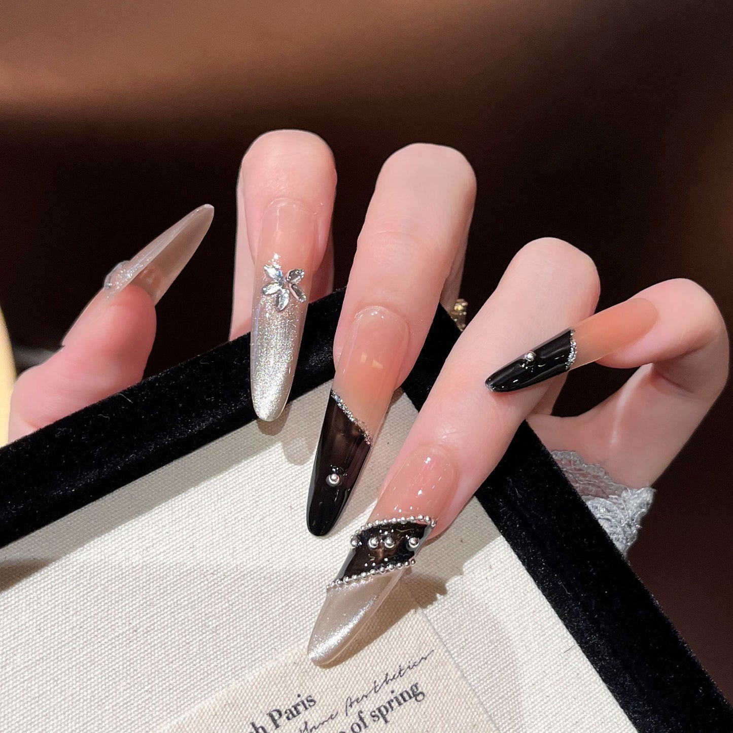 Elegante Stiletto Press-On Nagelverlängerungen Brehn