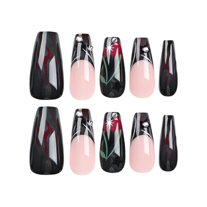 Kunstvolle Nagelkunst mit eleganten Glitzerakzenten und floralem Design Brehn