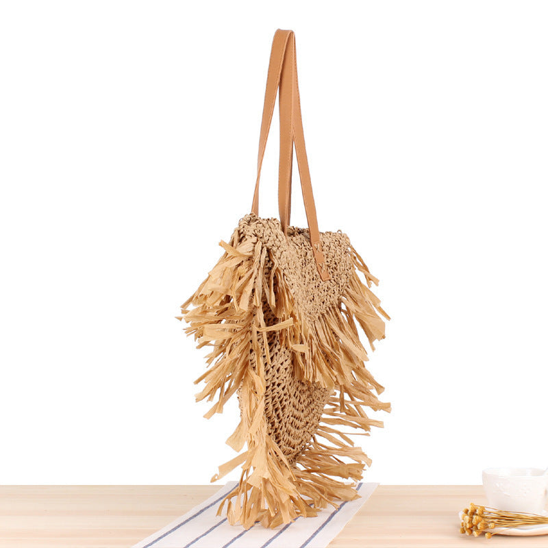 Trendige Strohtasche mit Fransigem Design Brehn
