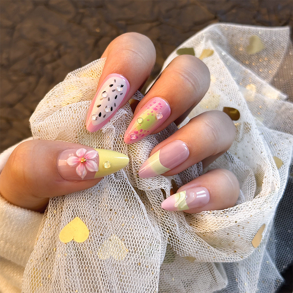 Künstlerisches floral gemustertes Press-On Nagelset Brehn