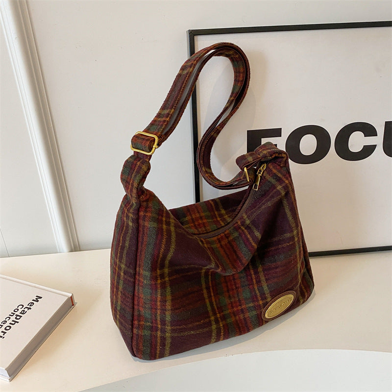 Gemütliche Karierte Schultertasche Brehn