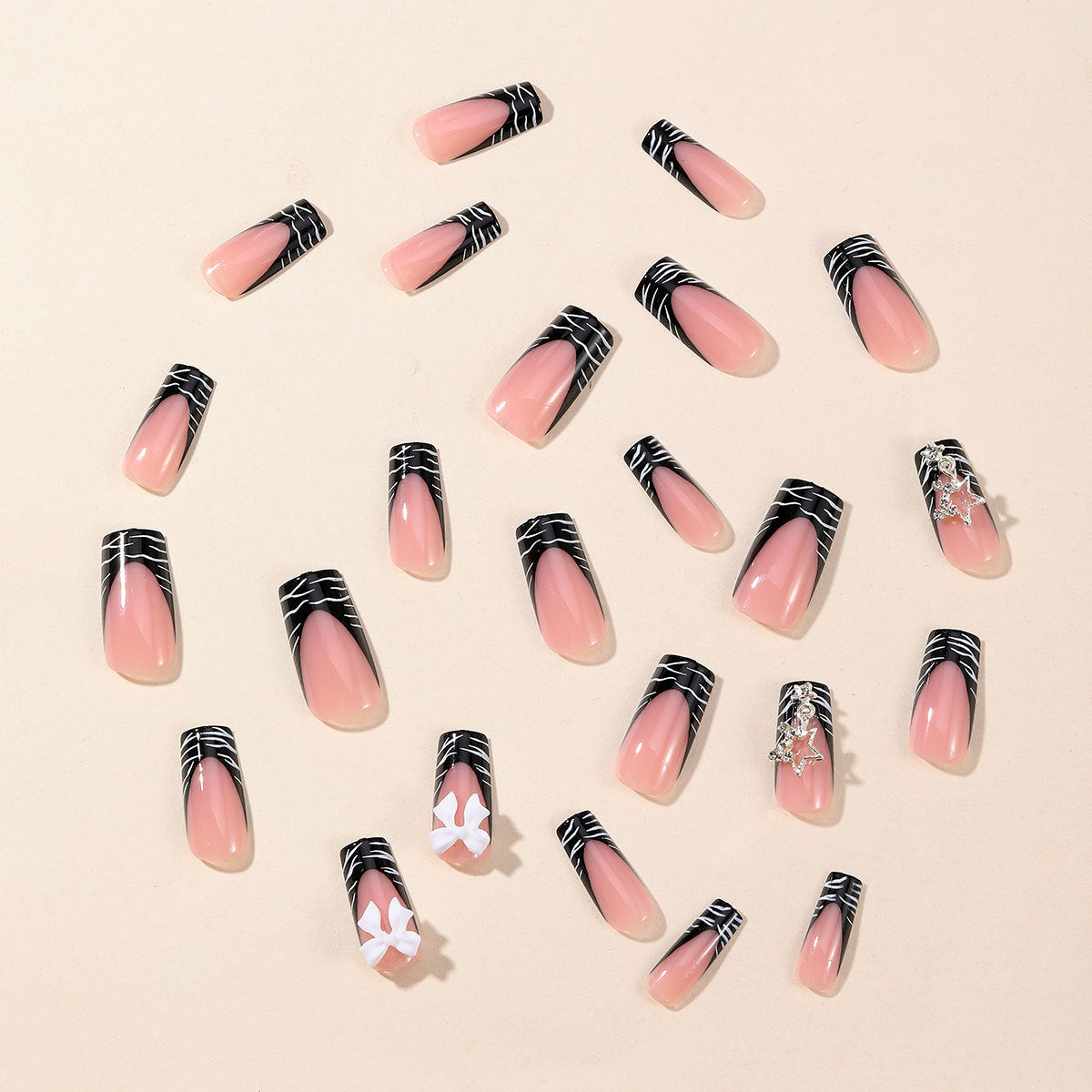 Elegante 3D Nagelkunstverlängerungen mit floralen Akzenten Brehn