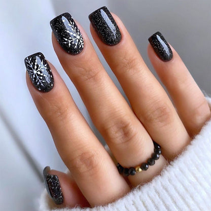 Kunstnagelset mit festlichem Winterthema Brehn
