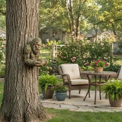 Dekorative Gartenfigur mit Vogelfutterspender Brehn