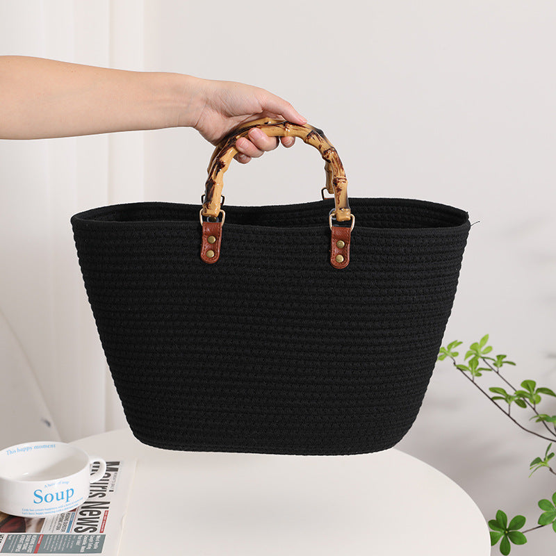 Modische Basttasche mit Bambusgriffen Brehn