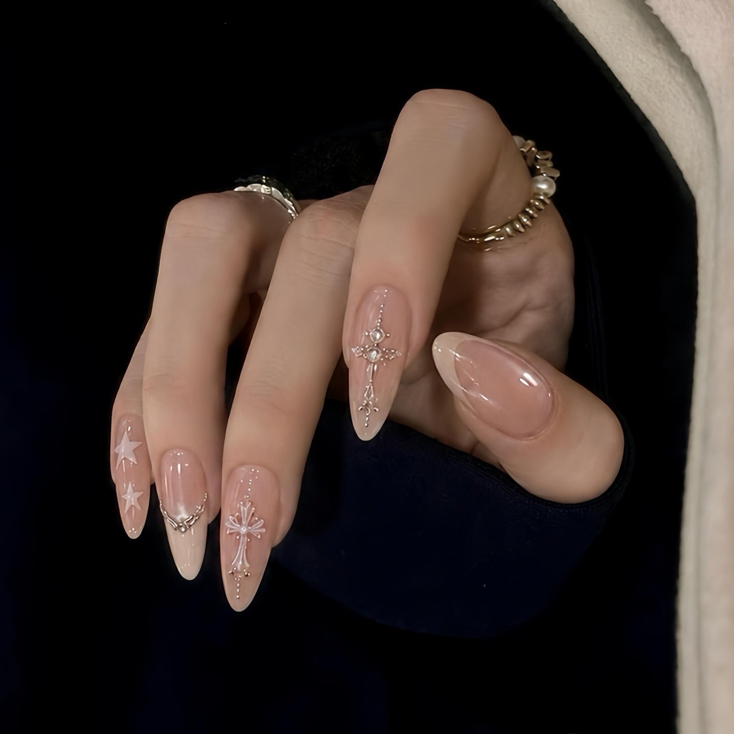 Künstliche Kunstnägel mit Glamourösen Strass- und Sternenapplikationen Brehn