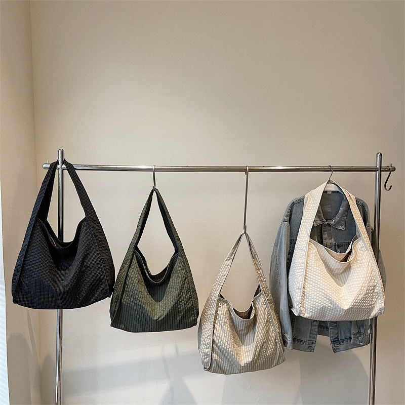Texturierte Alltags-Hobo-Tasche Brehn