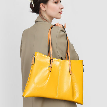 Große Glänzende Leder Schultertasche mit Schnallenriemen