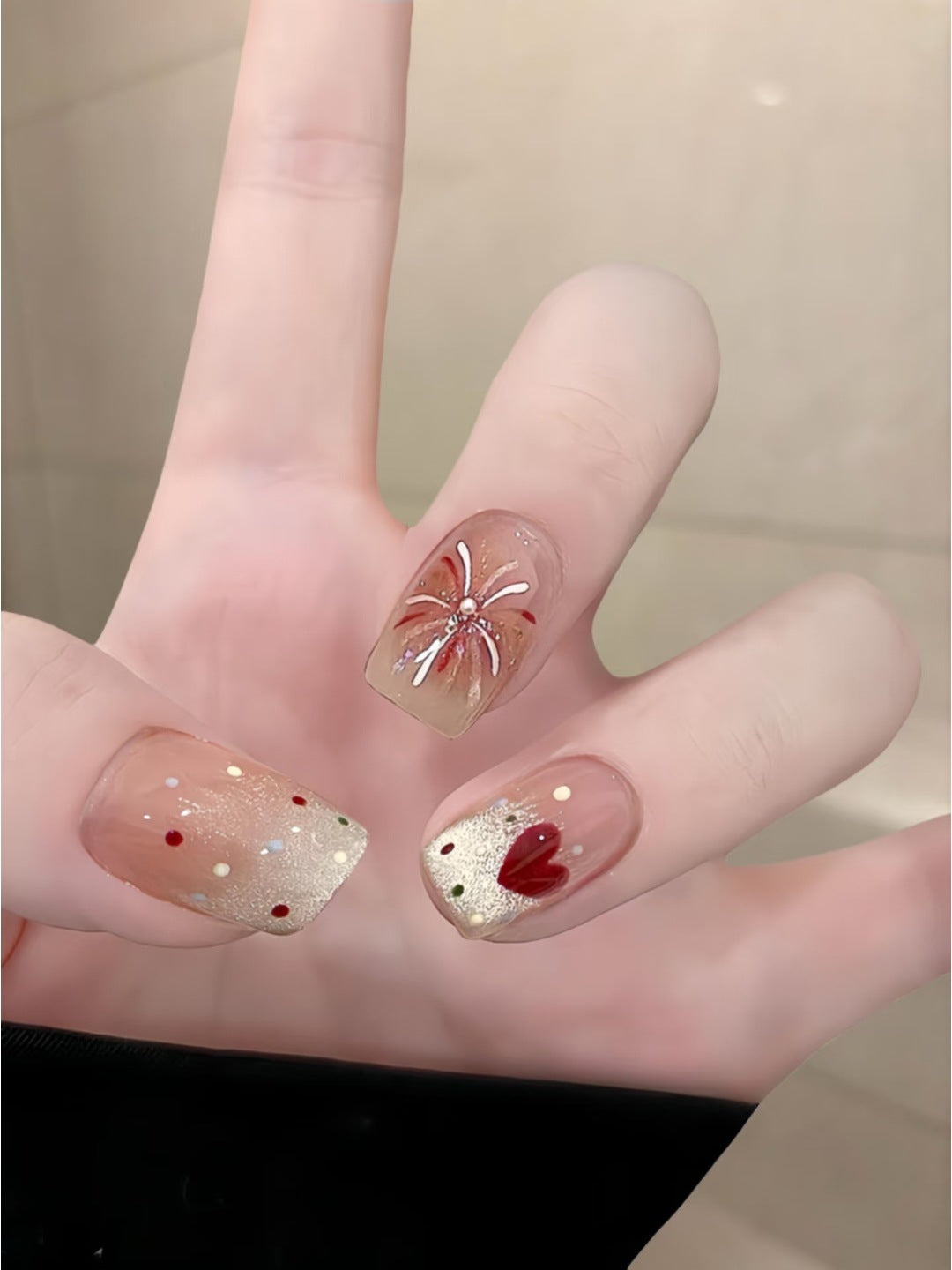 Künstlerisches Press-On Nagel-Kunstset mit floralen und Glitzerakzenten