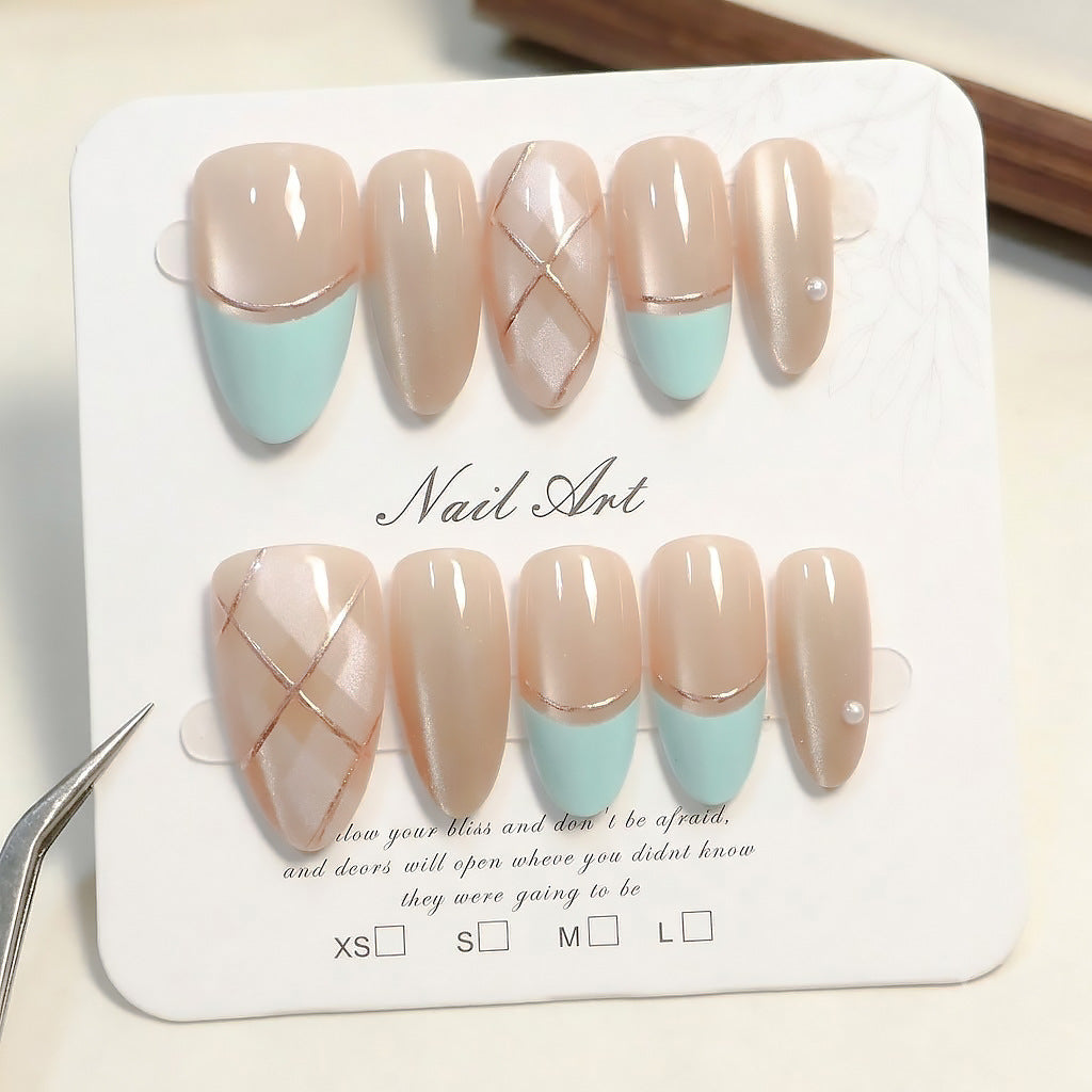 Elegantes Künstlerisches Press-On-Nagelset Brehn