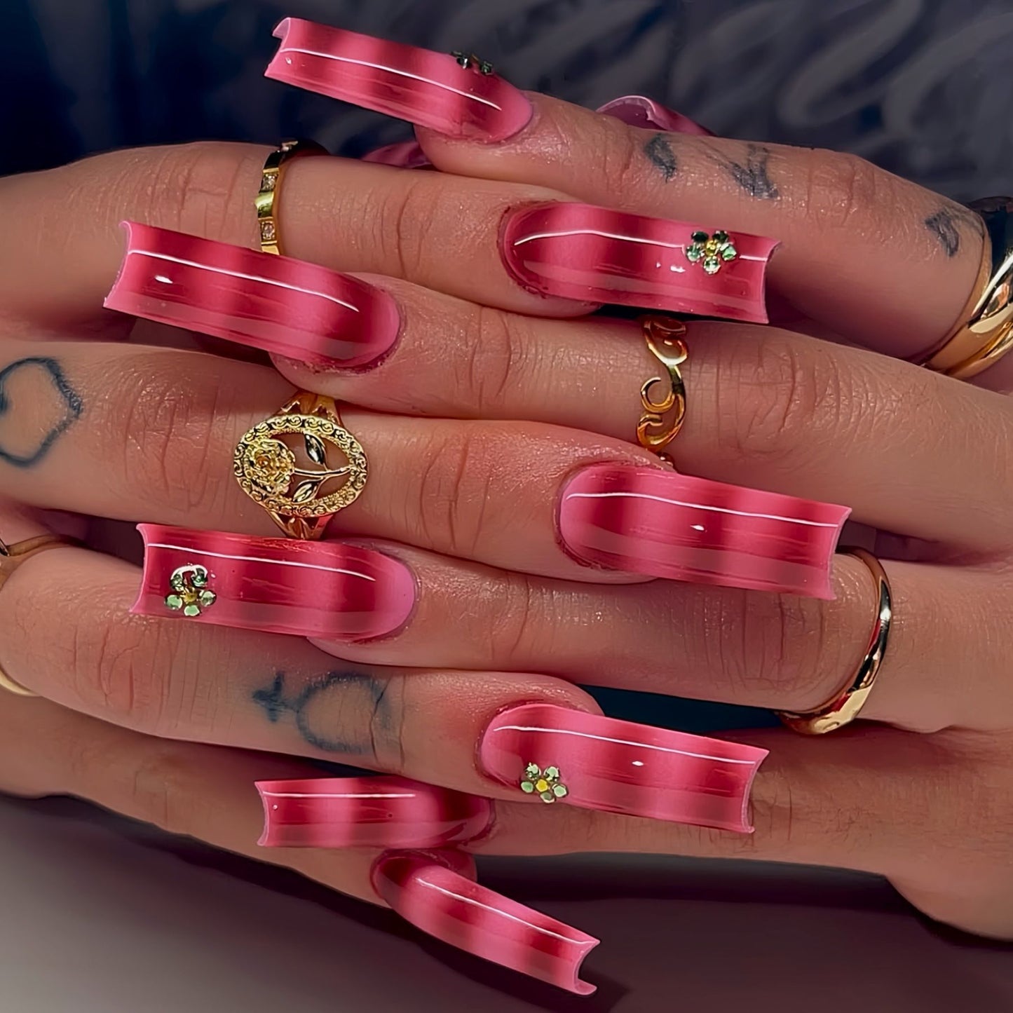 Glamouröse Acryl-Nagelkunst Brehn