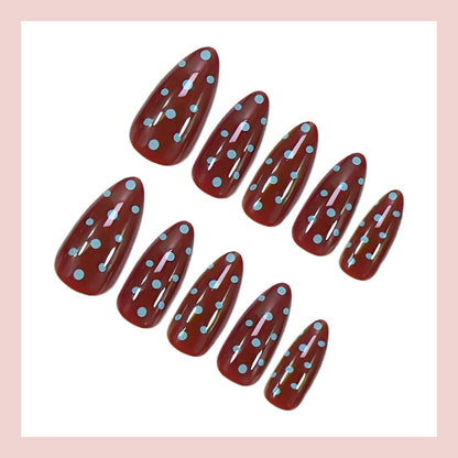 Kunstnagelset mit eleganten Polka-Dot-Mustern Brehn