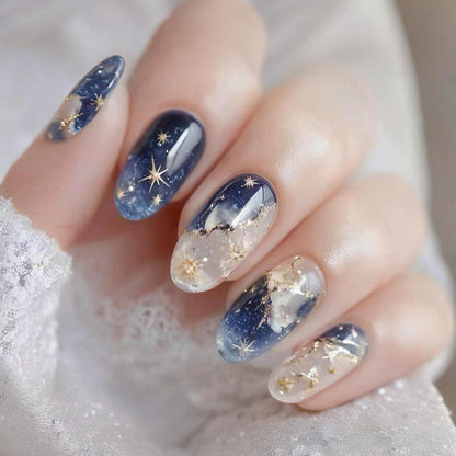 Kunstnagelset mit glamourösen Sternen- und Glitzerdetails Brehn