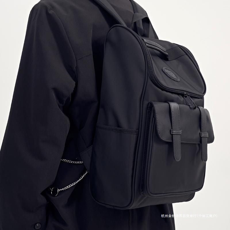 Trendy Rucksack Mit Vielseitigem Stauraum Und Eleganten Akzenten Brehn