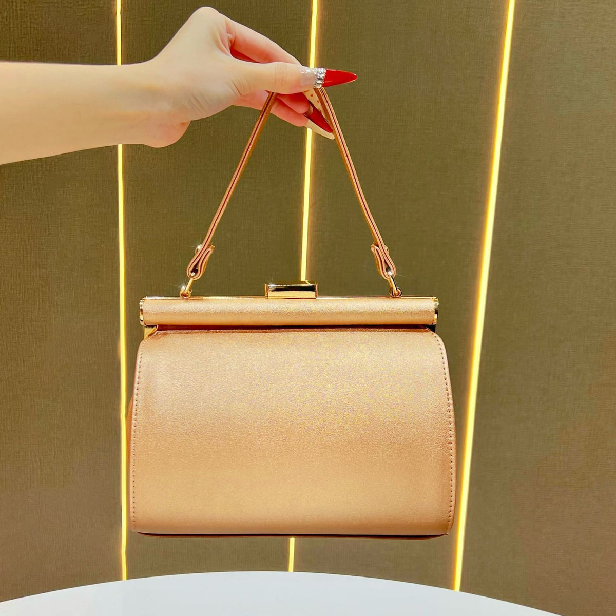 Glamourös Satin Abendhandtasche