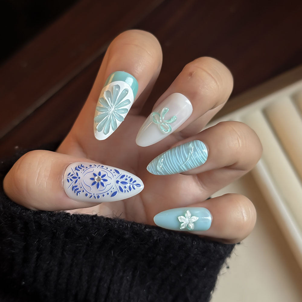 Elegantes Floral-Design Press-On Nagelset Brehn
