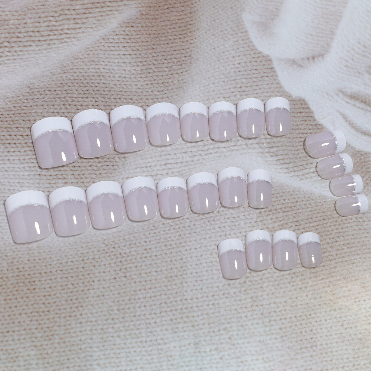 Glänzendes French Tip Press-On Nagel Set Brehn