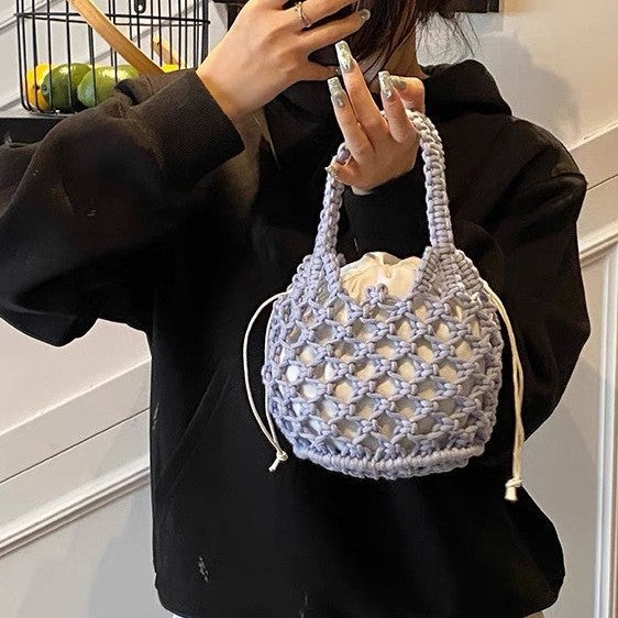 Modische Handtasche Aus Geflochtenem Material Brehn