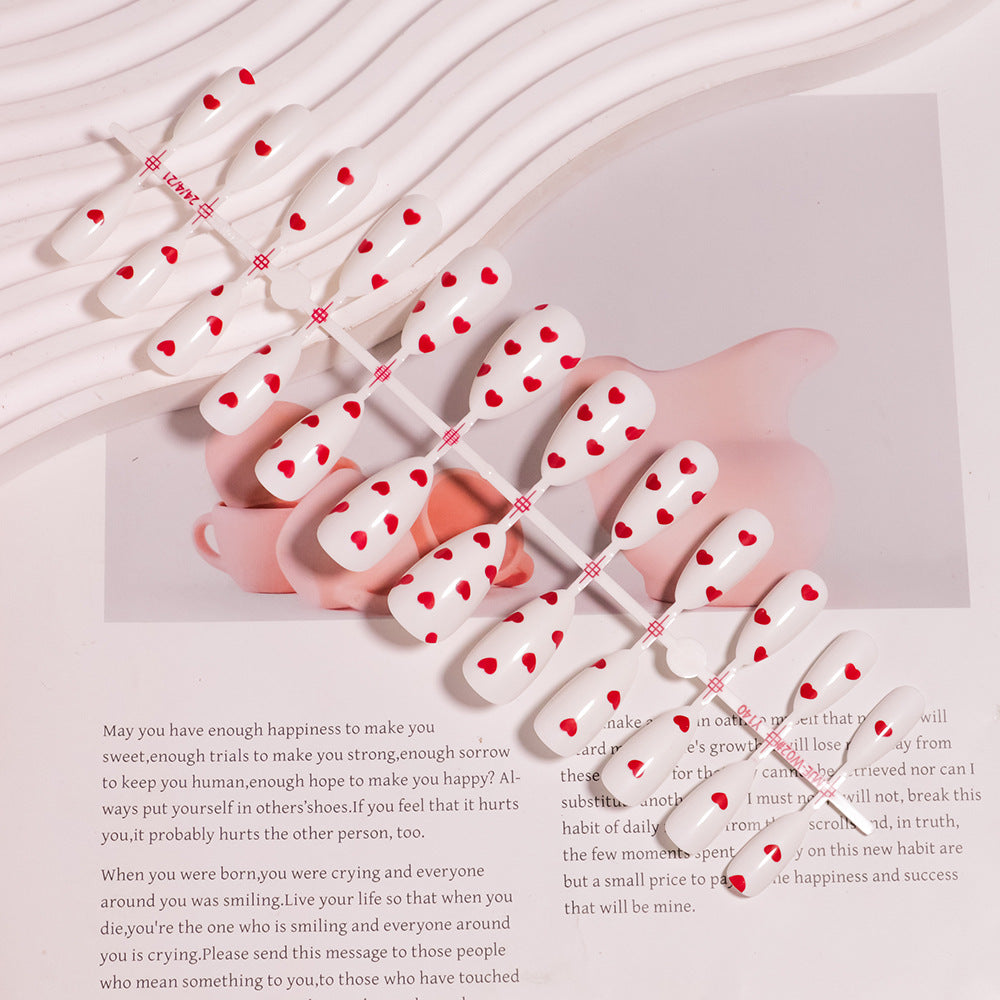 Trendy Herz-dekorierte Nagelkunst Brehn