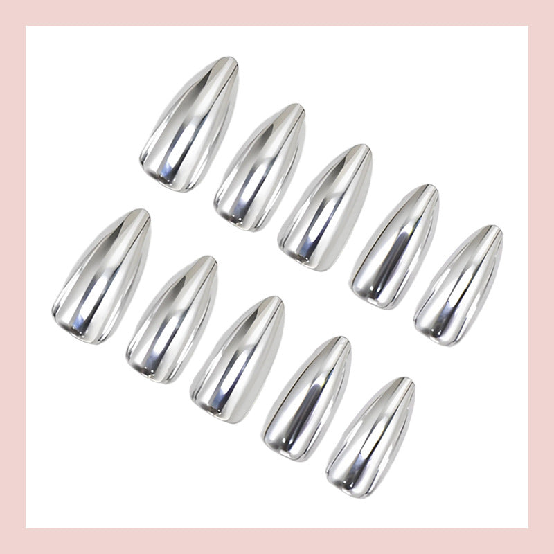 Kunstnagelset mit eleganter Form und Glanz Brehn