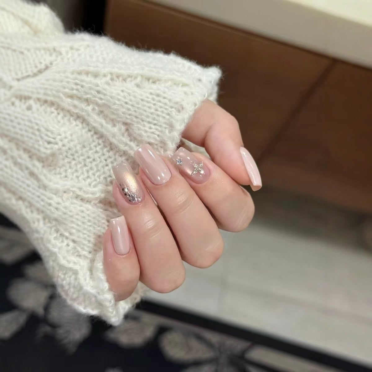 Elegante Press-On Nagelverlängerungen mit dekorativen Strass