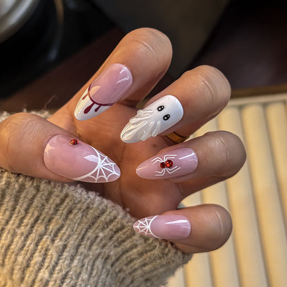Kreatives thematisches Press-On Nagelset Brehn
