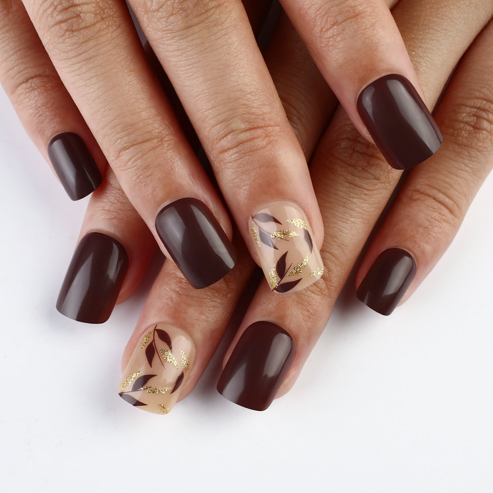 Elegantes Gel-Nagelkunst Press-On Set Brehn