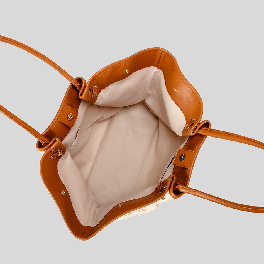 Elegante strukturierte Strohtasche