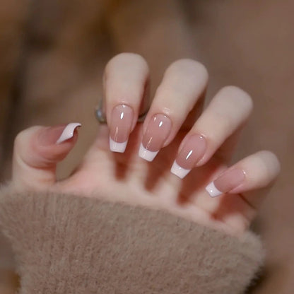 Thematische Nagelkunst Press-On Nägel mit süßen Charakter- und Schleifendesigns Brehn