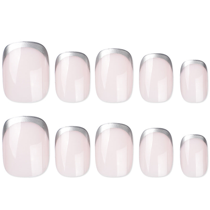 Künstliche Nägel Im Natürlichen French-Tip Design Brehn