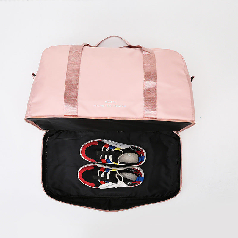 Sportliche Reisetasche Mit Verstellbarem Schulterriemen Brehn
