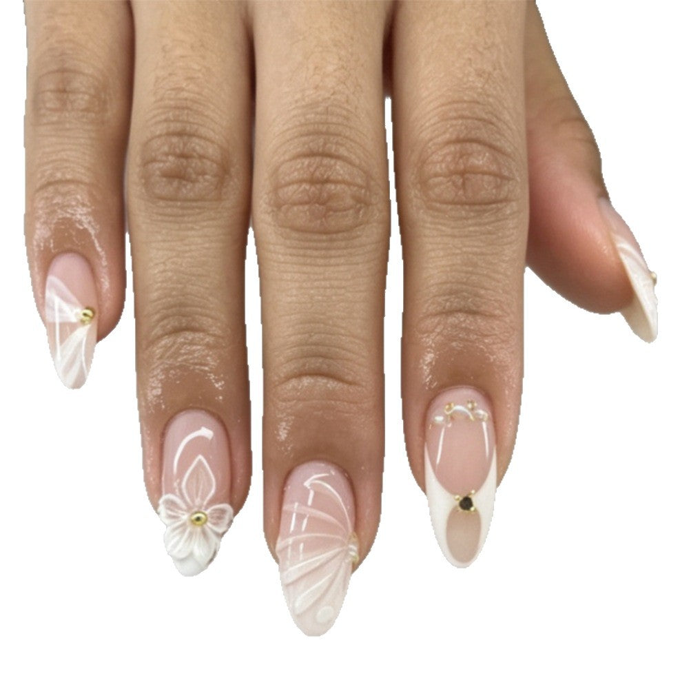 Kunstnägel mit Elegantem Blumendesign und Glitzerakzenten Brehn
