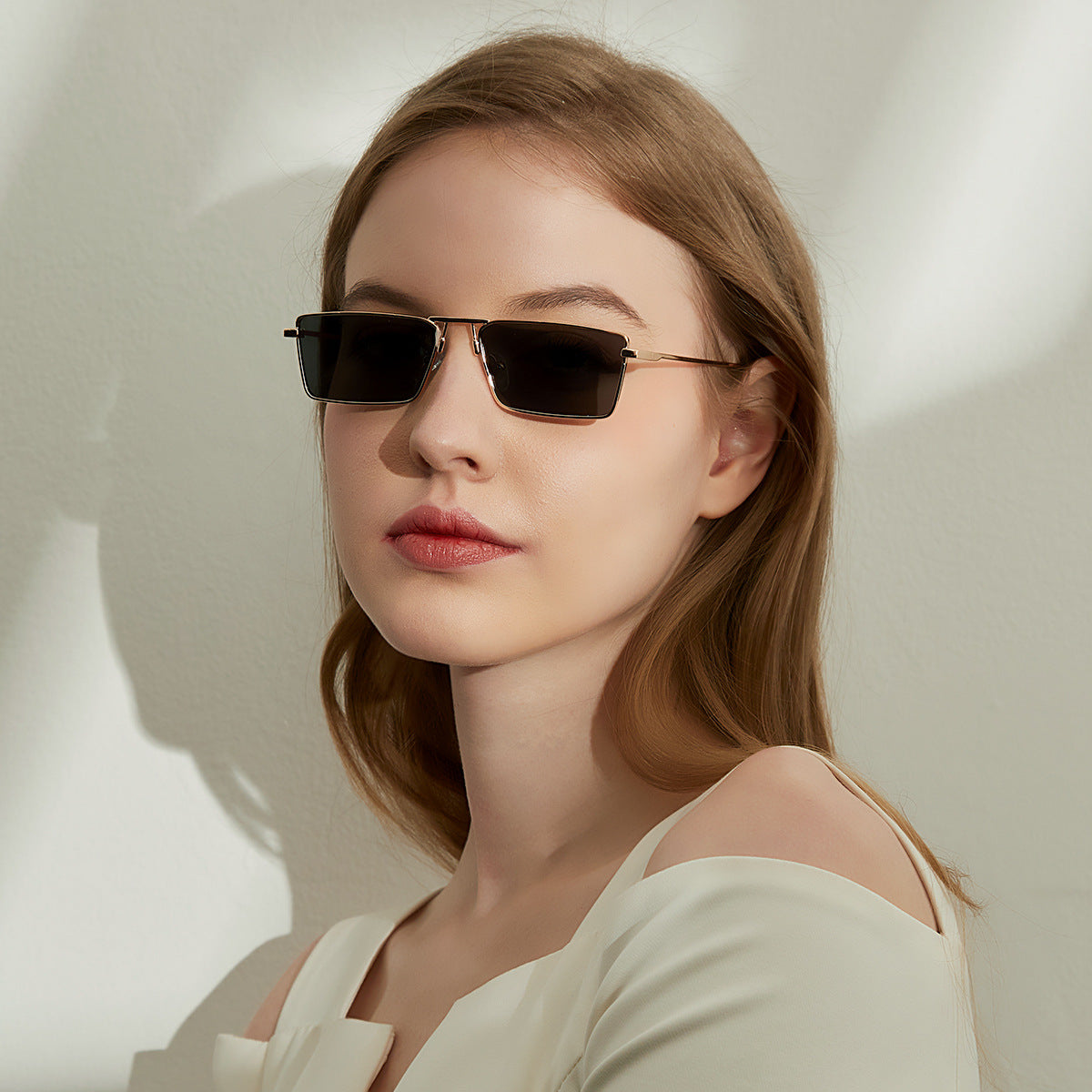 Damen elegante quadratische Sonnenbrille mit schmalem Metallrahmen und UV-Schutz Brehn