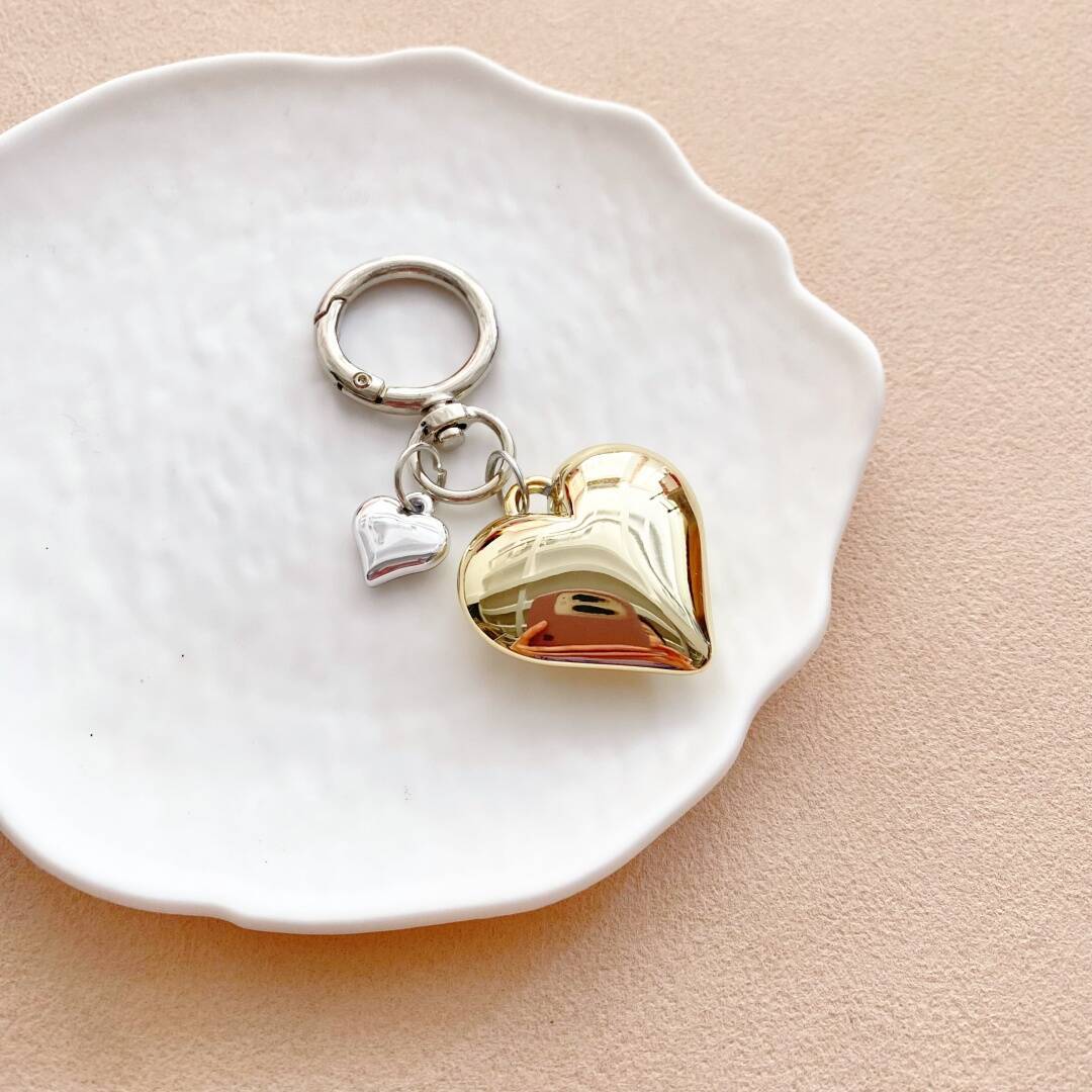 Herzförmiger Charm Schlüsselanhänger Brehn
