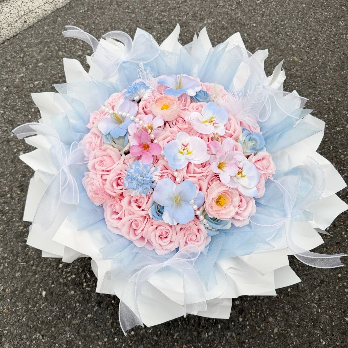 Exquisites florales Blumenarrangement