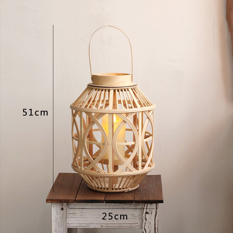 Handgefertigte Laterne aus Rattan Brehn