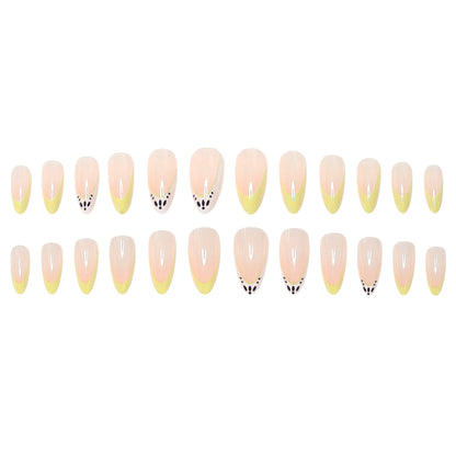 Künstlerisches Stiletto-Nageldesign mit Farbverlauf-Spitzen