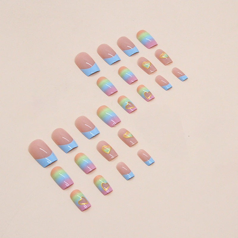 Künstlerische Herz-Themen Press-On Nageldesigns Brehn