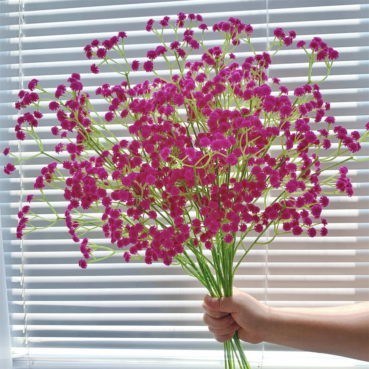 Dekorative Seidenblumenarrangement