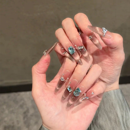 Stylisches Press-On Nagel-Set mit eleganten Glitzerakzenten Brehn